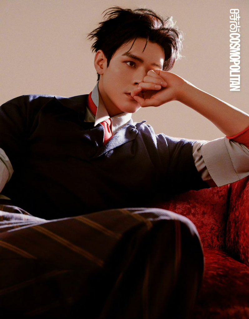dramapotatoe's tweet photo. #GongJun takes the cover of Cosmopolitan China - Jan 2026

Full spread - https://t.co/g3fDxBQxYN https://t.co/xFKN5uEF6p