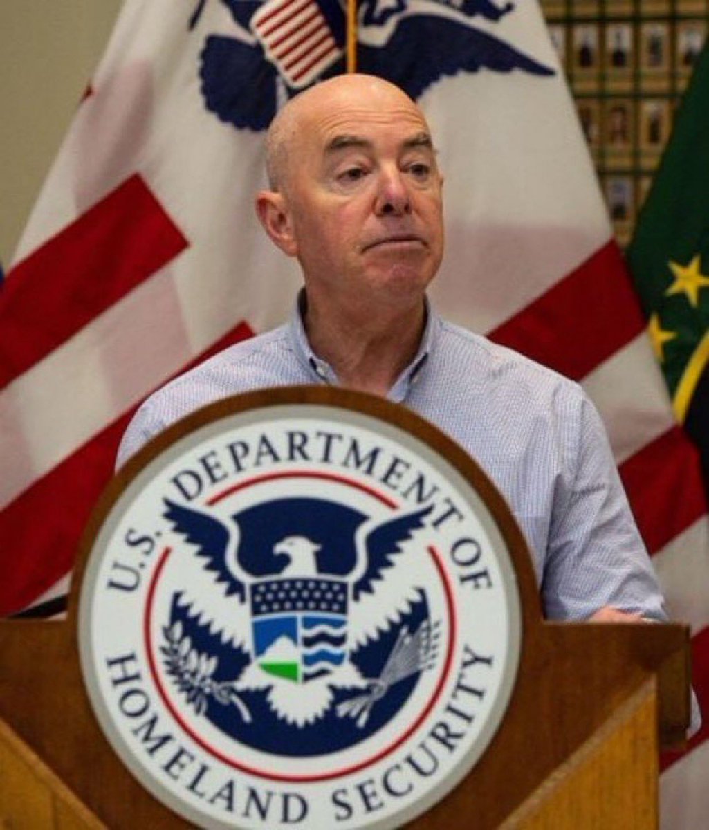 BARRON TRUMP tweet media