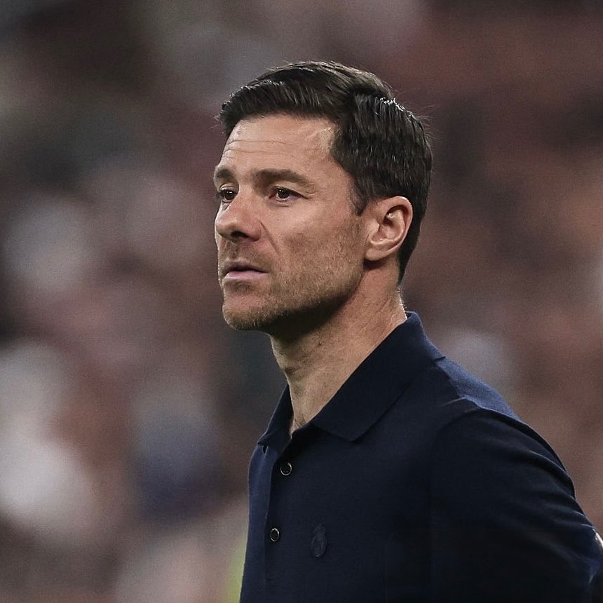 EditionMerengue's tweet image. Jürgen Klopp : "Si Xabi Alonso, qui a montré pendant plus de deux ans à Leverkusen l’extraordinaire talent qu’il est en tant qu’entraîneur, doit quitter le Real Madrid seulement six mois plus tard, cela montre que tout n’est pas parfait au sein du club."