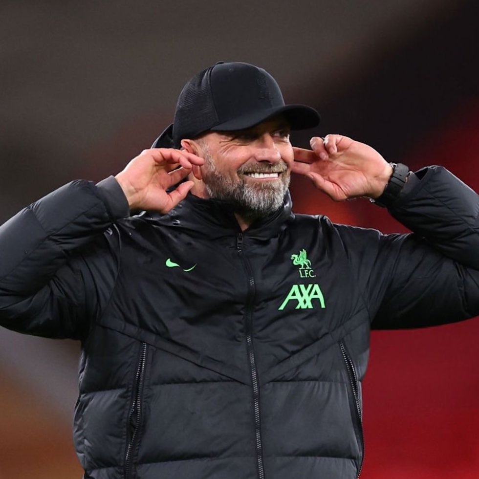 EditionMerengue's tweet image. Jürgen Klopp : "Si Xabi Alonso, qui a montré pendant plus de deux ans à Leverkusen l’extraordinaire talent qu’il est en tant qu’entraîneur, doit quitter le Real Madrid seulement six mois plus tard, cela montre que tout n’est pas parfait au sein du club."