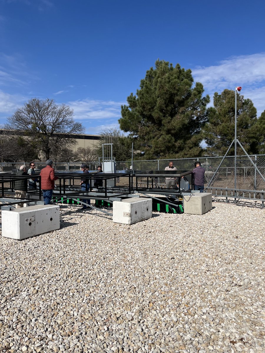 Kicking off the pilot. Hydrogen is being produced across all four panels. Measurement is underway. Systems are up and running.
Grateful to have Dr. Alan Lloyd and Dr. Taro Yamada (University of Tokyo) joining us as guests and advisors today.

Sunlight + Water = Fuel