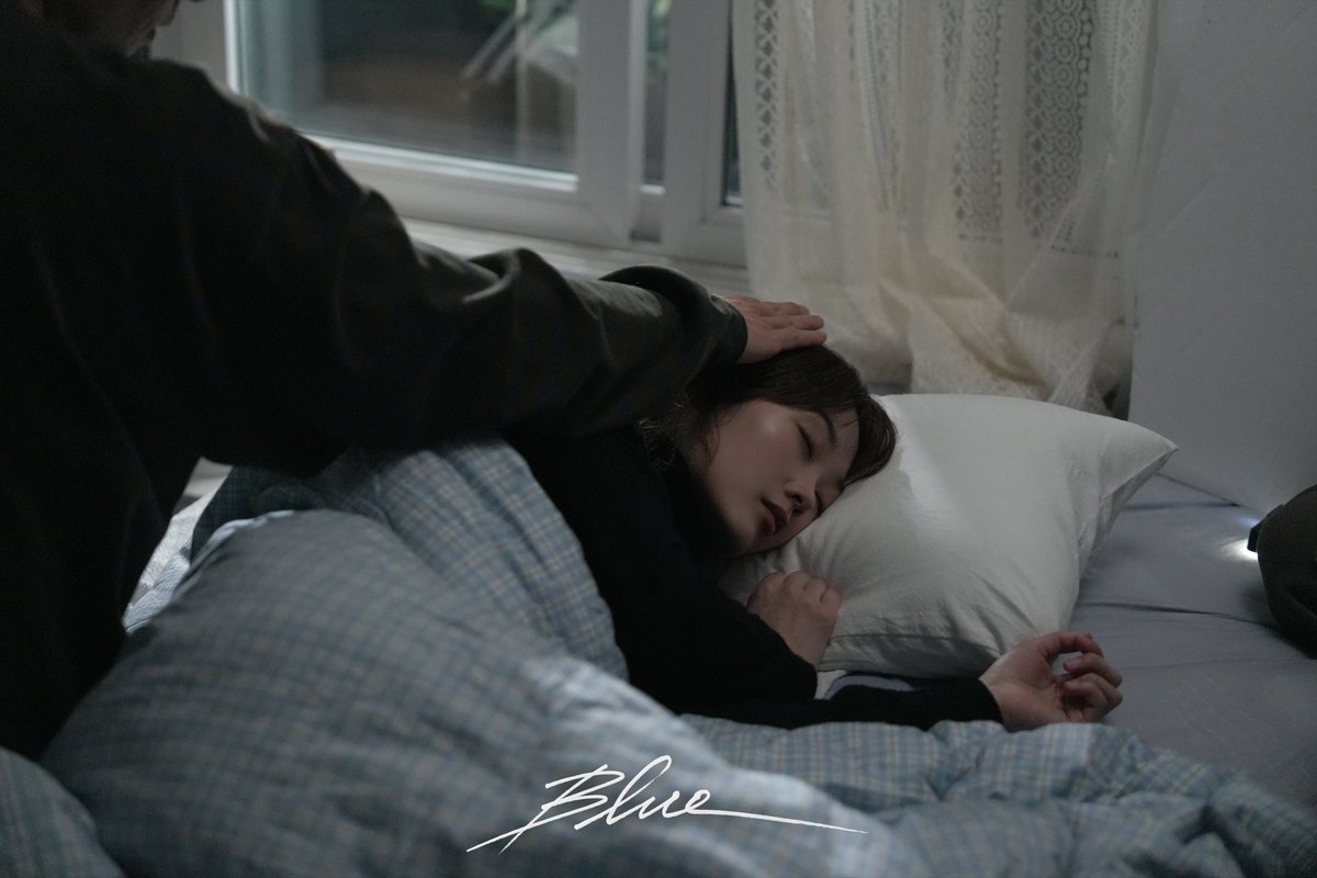 pledis_17's tweet image. 𝐃𝐊 X 𝐒𝐄𝐔𝐍𝐆𝐊𝐖𝐀𝐍
1st Mini Album ‘소야곡’

‘Blue’ Official MV (Cinema Ver.)
Behind the scenes

#DxS #도겸X승관
#소야곡 #Serenade
#Blue