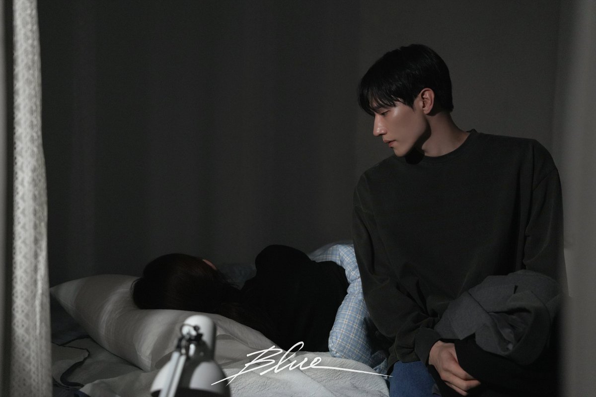 pledis_17's tweet image. 𝐃𝐊 X 𝐒𝐄𝐔𝐍𝐆𝐊𝐖𝐀𝐍
1st Mini Album ‘소야곡’

‘Blue’ Official MV (Cinema Ver.)
Behind the scenes

#DxS #도겸X승관
#소야곡 #Serenade
#Blue