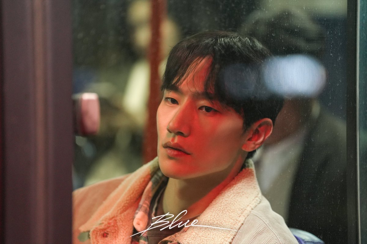 pledis_17's tweet image. 𝐃𝐊 X 𝐒𝐄𝐔𝐍𝐆𝐊𝐖𝐀𝐍
1st Mini Album ‘소야곡’

‘Blue’ Official MV (Cinema Ver.)
Behind the scenes

#DxS #도겸X승관
#소야곡 #Serenade
#Blue