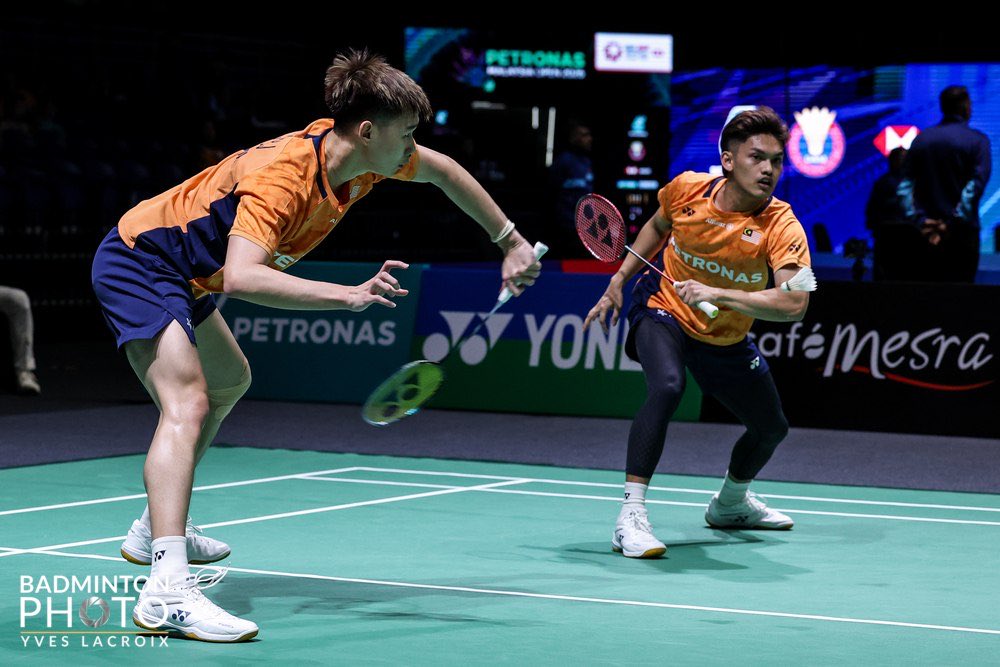 BA_Malaysia's tweet image. #IndiaOpen2026

MS | R32

#FRA🇫🇷 Christo Popov-Toma Junior Popov def. #MAS🇲🇾 Choong Hon Jian 
-Haikal Nazri 21-11 21-19

⏱️ 34m

*The Malaysian duo unable to turn the tide despite a strong fight against the French World No. 20 after a straight game defeat in the first meeting.
