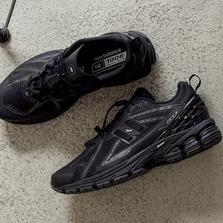 LinkDeal_'s tweet image. Enfin une NB 1906R full black en grosse promo

102€ au lieu de 170€ 

Lien : newbalanceemea.pxf.io/gOMWZr