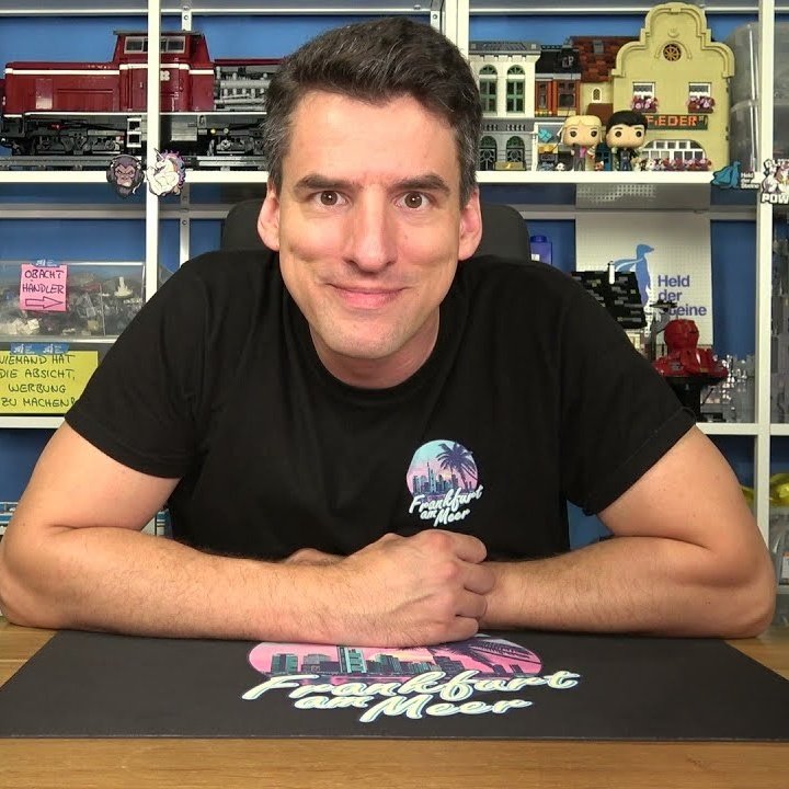 comicschau's tweet photo. Rund 650 Euro wird das neue Pokemon-Set von Lego kosten. Es beinhaltet Bisaflor, Glurak und Turtok, und hat 6.838 Teilen.

Ich glaube ja, es wird ein Fest! https://t.co/xO6prnvXNz