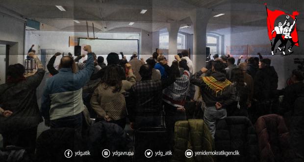 Berlin’de 10 Ocak Cumartesi günü Yeni Demokratik Gençlik (YDG) tarafından gerçekleştirilen Enternasyonal Gençlik Sempozyumu başarıyla tamamlandı. Sempozyuma 11 ülkeden toplam 15 gençlik örgütü katıldı.

ydg-online.org/berlinde-ulusl…

#YDG
#Antifa
#Berlin