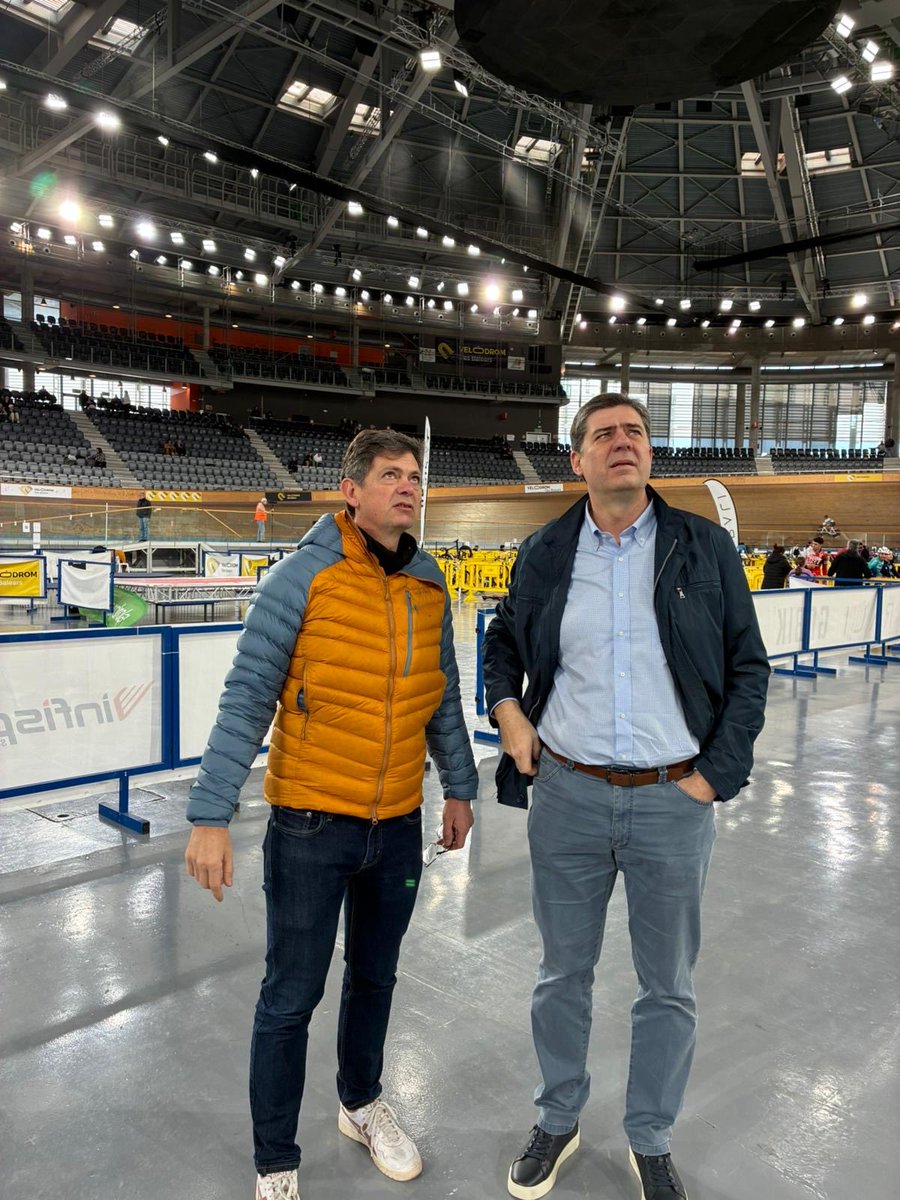 El Velòdrom Illes Balears estrena un sistema d'il·luminació que redueix el consum energètic fins a un 95%
Ha suposat una inversió de 2,2 milions d'euros i l'estrena va tenir lloc el passat cap de setmana durant les competicions nacionals Ómnium i Madison
tn.caib.es/velodrom