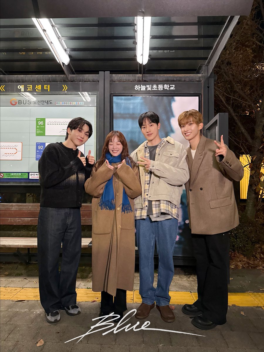 pledis_17's tweet image. 𝐃𝐊 X 𝐒𝐄𝐔𝐍𝐆𝐊𝐖𝐀𝐍
1st Mini Album ‘소야곡’

‘Blue’ Official MV (Cinema Ver.)
Behind the scenes

#DxS #도겸X승관
#소야곡 #Serenade
#Blue