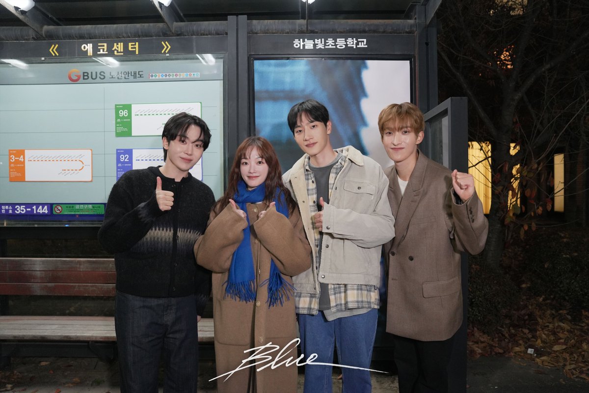 pledis_17's tweet image. 𝐃𝐊 X 𝐒𝐄𝐔𝐍𝐆𝐊𝐖𝐀𝐍
1st Mini Album ‘소야곡’

‘Blue’ Official MV (Cinema Ver.)
Behind the scenes

#DxS #도겸X승관
#소야곡 #Serenade
#Blue