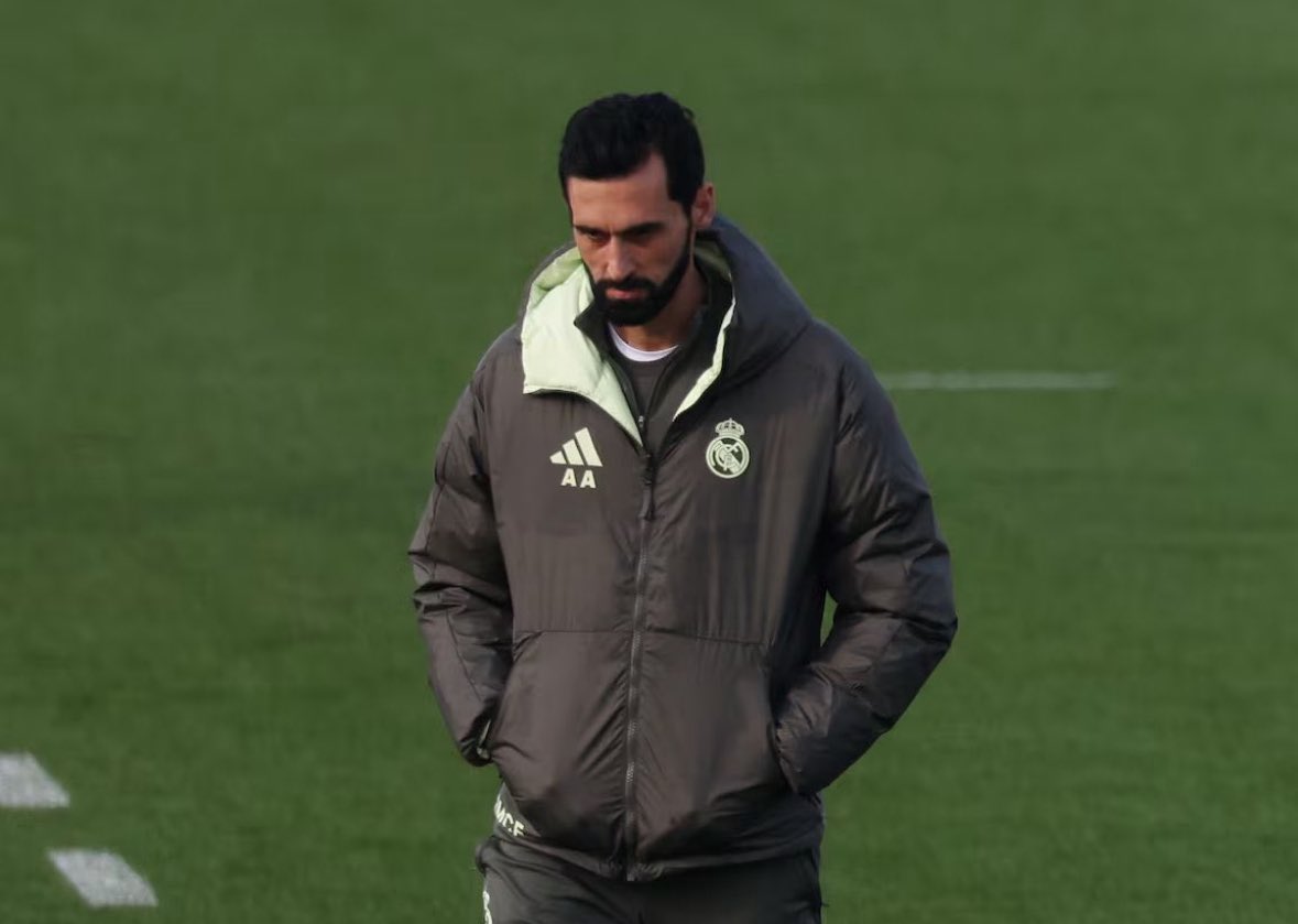 FabrizioRomano's tweet image. 🚨 Álvaro Arbeloa: “It’s a dream come true. I know the responsibility I have. I’m facing it with a lot of excitement”.

“We have a great squad with guys willing to do anything.  Let’s not forget that there are players with six UCL’s. That seems to be forgotten quickly”.