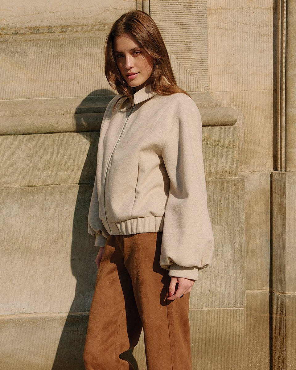 A monochrome moment you can’t pass!🤍✨

​Discover cozy coats, feather-light puffers, parka jackets and more at VERO MODA stores &amp; online at veromoda.in

#VEROMODA #VEROMODAIndia #VEROMODAWomen #VEROMODABeyondWarmth #BeyondWarmth #HeavyWinter #NewArrivals