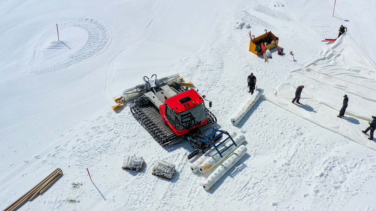 Nicht kalt genug? Der #Klimawandel führt zum Abschmelzen der #Gletscher. Um dieses deutlich zu verlangsamen hat unser Mitgliedsunternehmen #Naue aus #Espelkamp einen speziellen #Vliesstoff entwickelt. Jetzt hat der WDR darüber berichtet: www1.wdr.de/lokalzeit/fern…