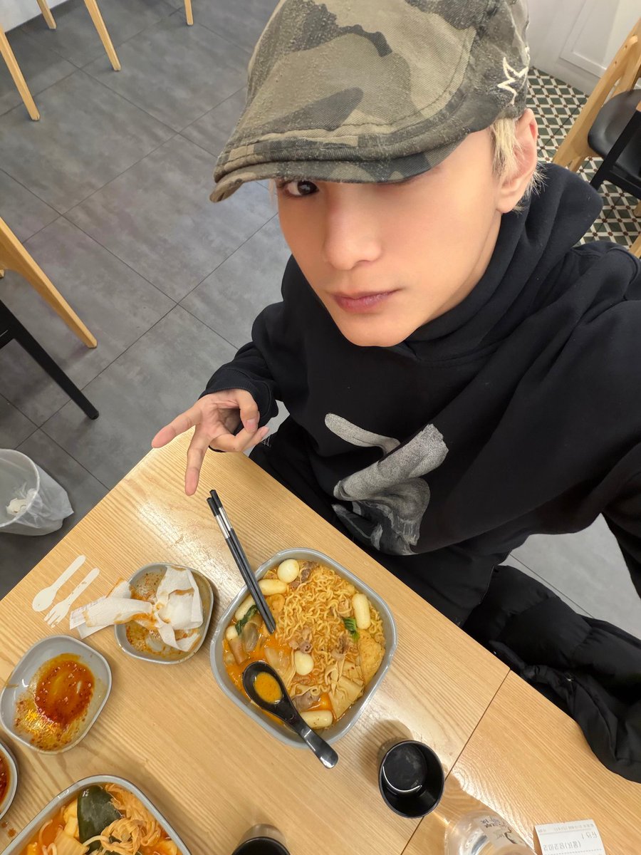 hiiideyyy's tweet image. 냠냠!