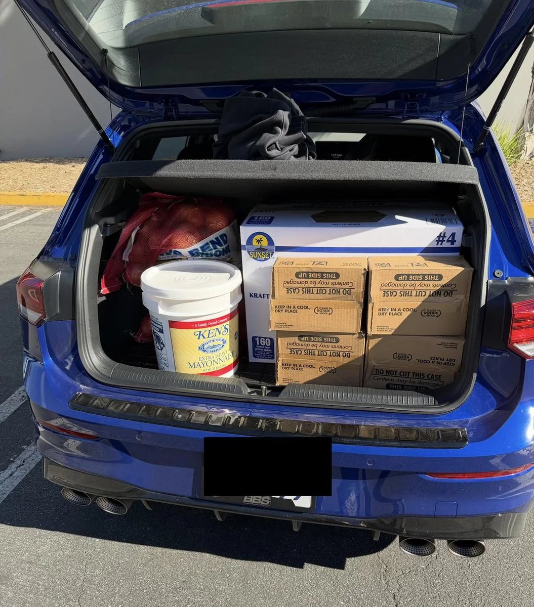 Absolut_Sabs's tweet image. ende a Golf R must work instead of picking up iybefe 🫵