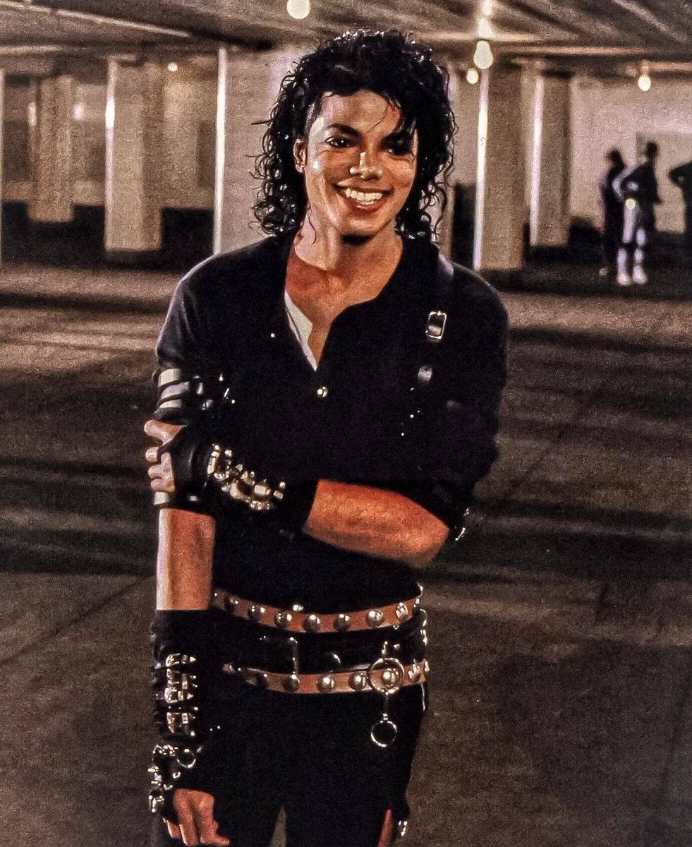 captaineomjjx's tweet image. Bad, 1987