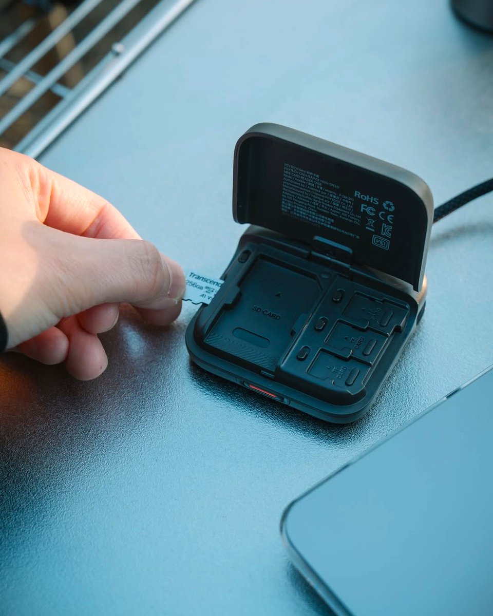 PGYTECH_global's tweet photo. 🌿 Your memory cards deserve a view, too.
Keep them safe, dry, and ready while you explore. Compact, tough, and always within reach — the perfect sidekick for any landscape. 🗺💾
📸: @hikergraphy

#PGYTECH #MakeCreationEasier #MiniCardReader #MemoryCardCase #CardReaderCase https://t.co/JBTpFl3asY