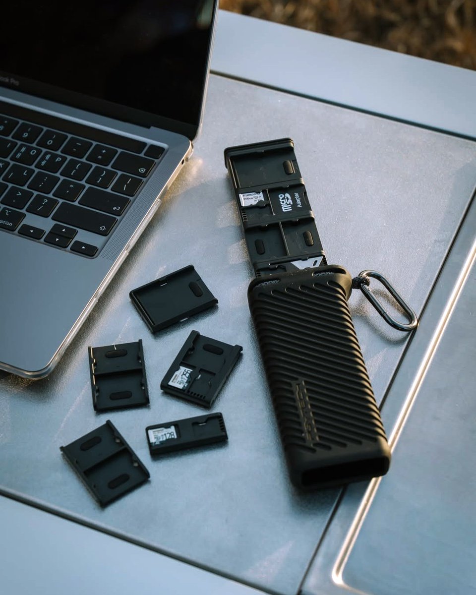 PGYTECH_global's tweet photo. 🌿 Your memory cards deserve a view, too.
Keep them safe, dry, and ready while you explore. Compact, tough, and always within reach — the perfect sidekick for any landscape. 🗺💾
📸: @hikergraphy

#PGYTECH #MakeCreationEasier #MiniCardReader #MemoryCardCase #CardReaderCase https://t.co/JBTpFl3asY