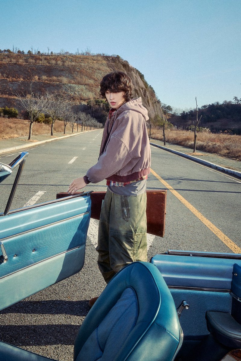 We play it our way.

AxMxP 1st Mini Album [Amplify My Way]
⚠️ 2026.01.21 6PM (KST)

#김신 #KIMSHIN