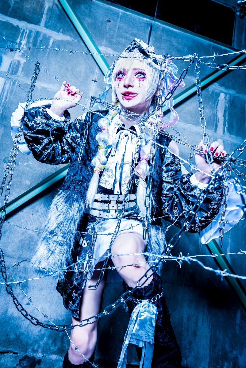 LIZA #FFFFFF tweet media