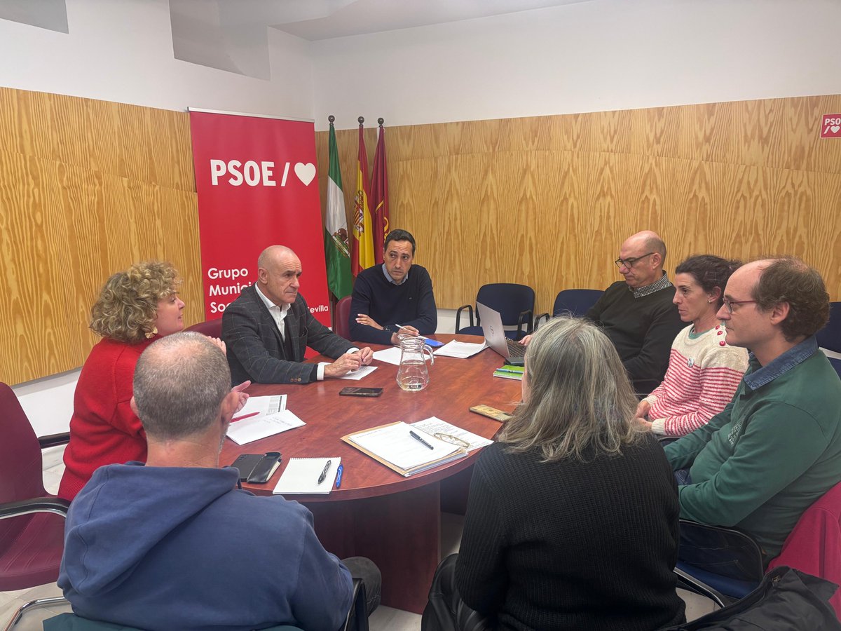 Hoy nos reunimos con <a href="/AS_ONGD/">ASONGD</a>. Nos transmiten su preocupación por el freno a la cooperación al desarrollo que han supuesto las políticas de PP y Vox en Sevilla. Es de justicia que la solidaridad sea un pilar de nuestra sociedad.

<a href="/antoniomunozsev/">Antonio Muñoz</a> <a href="/natybuzgar/">Natalia Buzon</a> <a href="/pedroajaime/">Pedro A Jaime Muñoz</a>