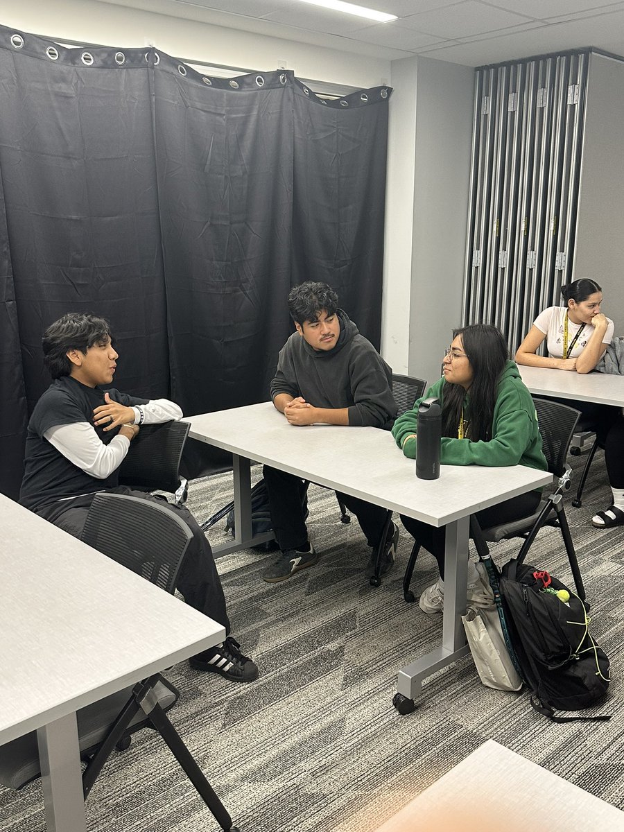CoachRohrs's tweet photo. What an amazing day with Oak Strong Leadership! SWHS Student Leadership Council students got to work together on how to positively impact their teams and organizations! Thank you to Brandon Larson for coming to share with us. @SBISD @SpringWoodsHigh @sbisdathletics https://t.co/qFCQsJzCFt