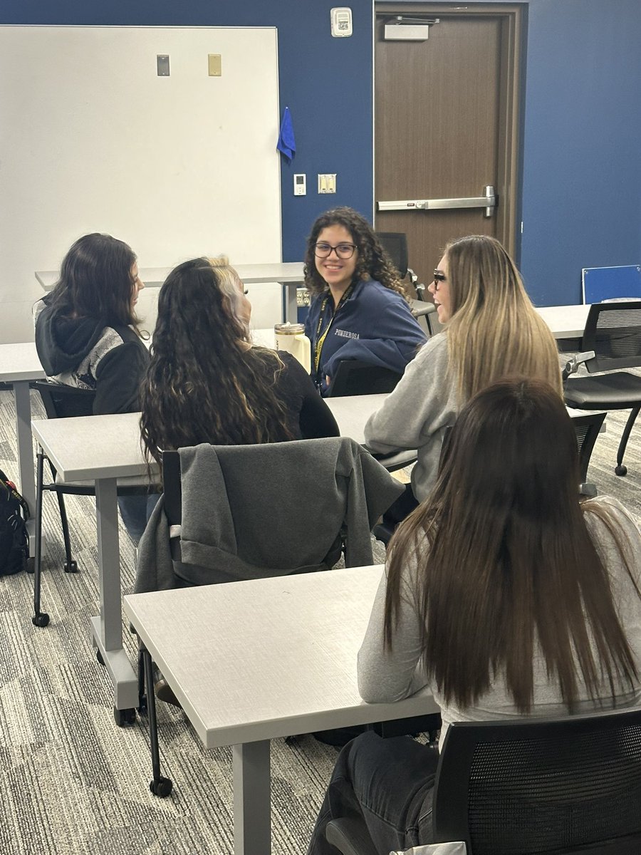 CoachRohrs's tweet photo. What an amazing day with Oak Strong Leadership! SWHS Student Leadership Council students got to work together on how to positively impact their teams and organizations! Thank you to Brandon Larson for coming to share with us. @SBISD @SpringWoodsHigh @sbisdathletics https://t.co/qFCQsJzCFt