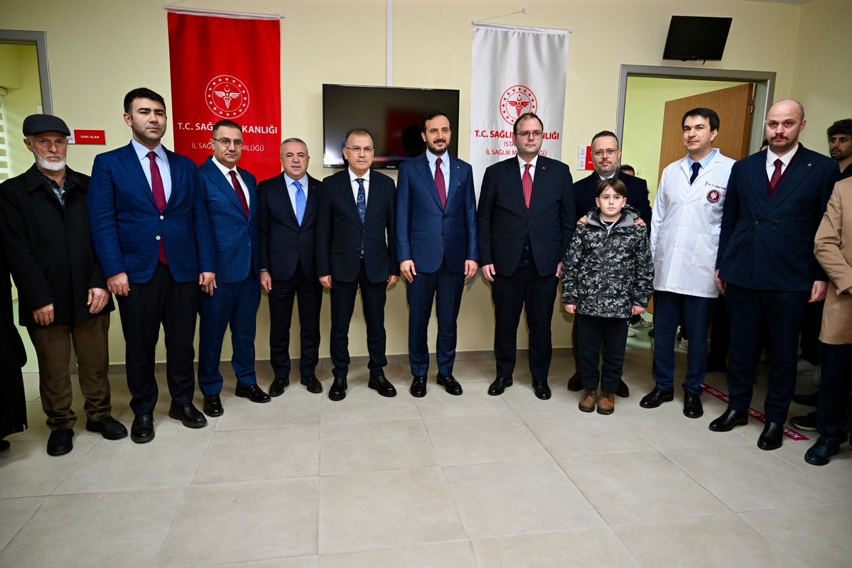 Çekmeköy Devlet Hastanesi Çocuk Acil Servisi; Vali Yardımcımız Sayın Hasan Gözen, AK Parti İl Başkanı Sayın Abdullah Özdemir ve İl Sağlık Müdürümüz Doç. Dr. Abdullah Emre Güner’in (<a href="/dr_aemreguner/">Doç. Dr. Abdullah Emre Güner</a>) katılımıyla hizmete açıldı.

Çocuk Acil Servisimiz; 

✅5 çocuk uzman hekimi
✅10