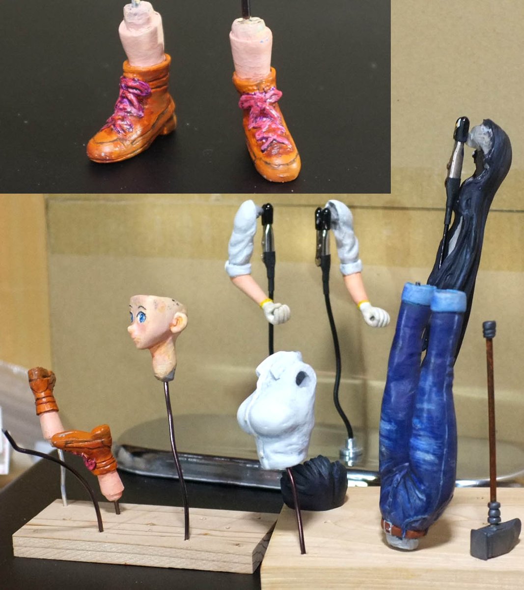 バラバラに作っていると、腕のとりつけ部と、服の分割線(シャツの縫製の線)がどうしても合いませんが、くっつけてパテ等で埋めるのはいつでも出来るのでえ～(いいわけ・・)
だんだんナギさんらしくなって、「おら、なんかワクワクしてきたぞ～!!」

#瑠璃の宝石　 #スカルピー安くしろ