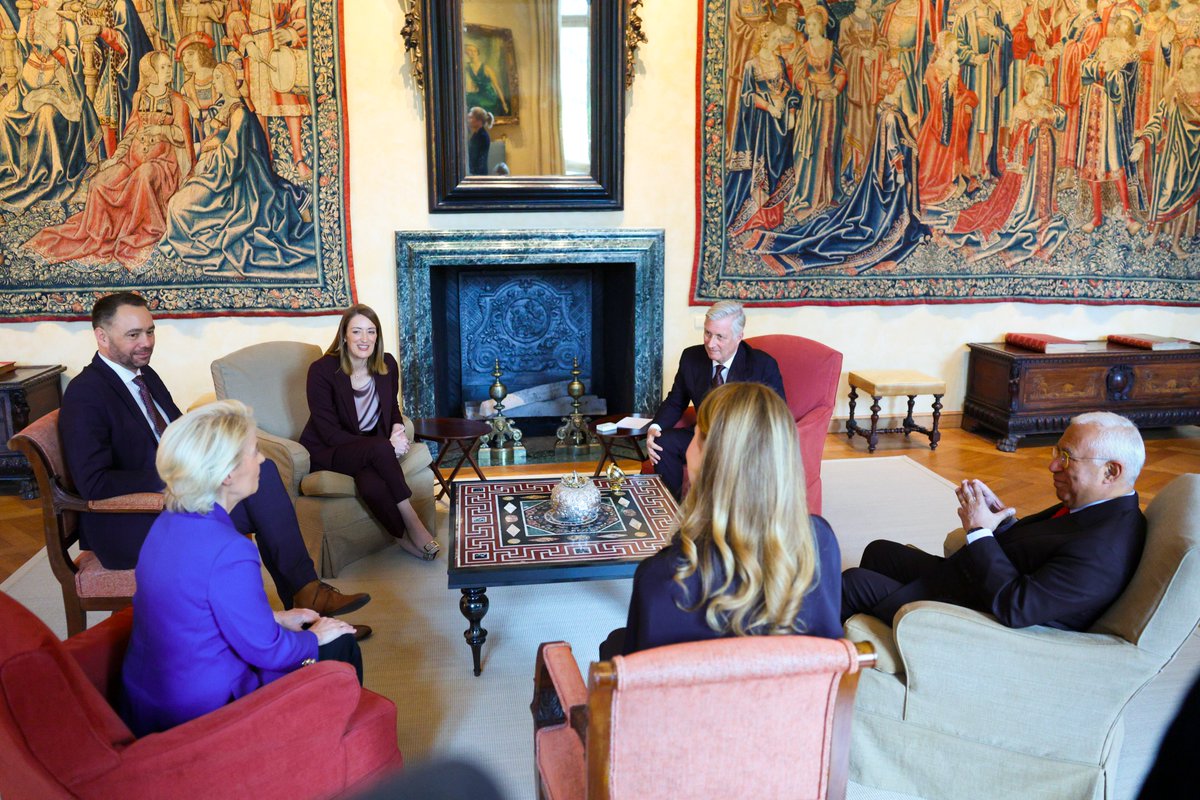 EP_President's tweet image. Merci à Sa Majesté le Roi Philippe pour son accueil chaleureux au Palais royal de Bruxelles ce matin.

België’s standvastige bijdrage is essentieel voor de opbouw van een sterker en veiliger Europa.

We look forward to continuing our partnership 🇪🇺🇧🇪