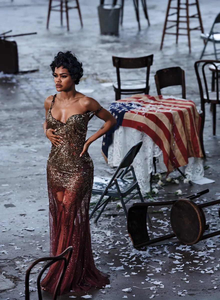 LegendaryLade's tweet image. Teyana Taylor for Vanity Fair!🖤🔥

Photographed by Ethan James Green.
Styled by Dara Allen.