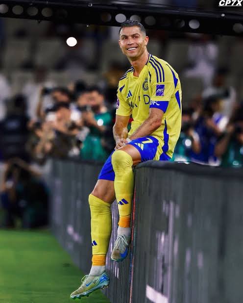 Theoladeledada's tweet image. Cristiano Ronaldo: I watch Akor Adams everytime since his days at Sogndal, Lillestrøm, Montpellier and especially how he disgraced Barcelona in that massive victory. My dream is to play with him before I retire and he will help me to get to 1000 goals faster than the imam’s I…