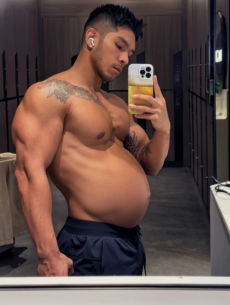 Himpreg tweet media