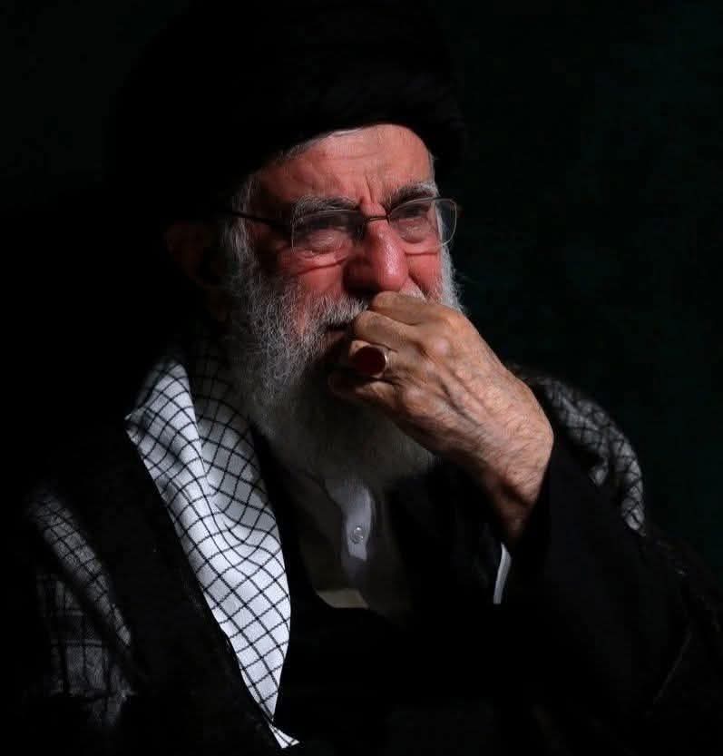 هل تعلم ماذا يعني سقوط النظام الإيراني
يعني:
انتهاء  د11عش
انتهاء الطائفيه 
انتهاء الحوثي
انتهاء الفوضى
انتهاء الحالة الميليشياوية في الشرق الأوسط
انتهاء تهريب العمله
انتهاء سرقة النفط العراقي 
ثم بناء سوريا، العراق، اليمن، لبنان.
والانتقال من حالة الفوضى إلى الإنضباط.