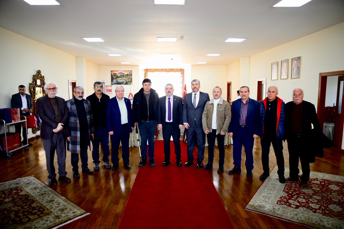 Belediye Başkanımız <a href="/MuratErcan0606/">Murat Ercan</a> ile 10 Ocak Çalışan Gazetecileri günü vesilesiyle ilçemizde faaliyet gösteren yerel basınımızla bir araya geldik.

Gece gündüz demeden fedakârca görev yapan tüm gazetecilerimizin 10 Ocak Çalışan Gazeteciler Günü’nü kutluyor, çalışmalarında