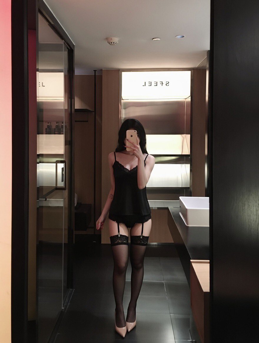 A6_wagon's tweet photo. @o3o77baby 帮你展示身材 https://t.co/q4uROlv7LZ