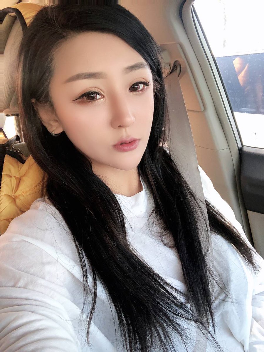 SWSNCC's tweet image. 连云港

大号:@EllaDrake180249

或者主页✈️更精彩

江苏

回首往事，日子中竟全是斑斓的光影，记忆的屏障中，曾经心动的声音已渐渐远去。

点头像简介玩我

连云港市东海县晶牛广场