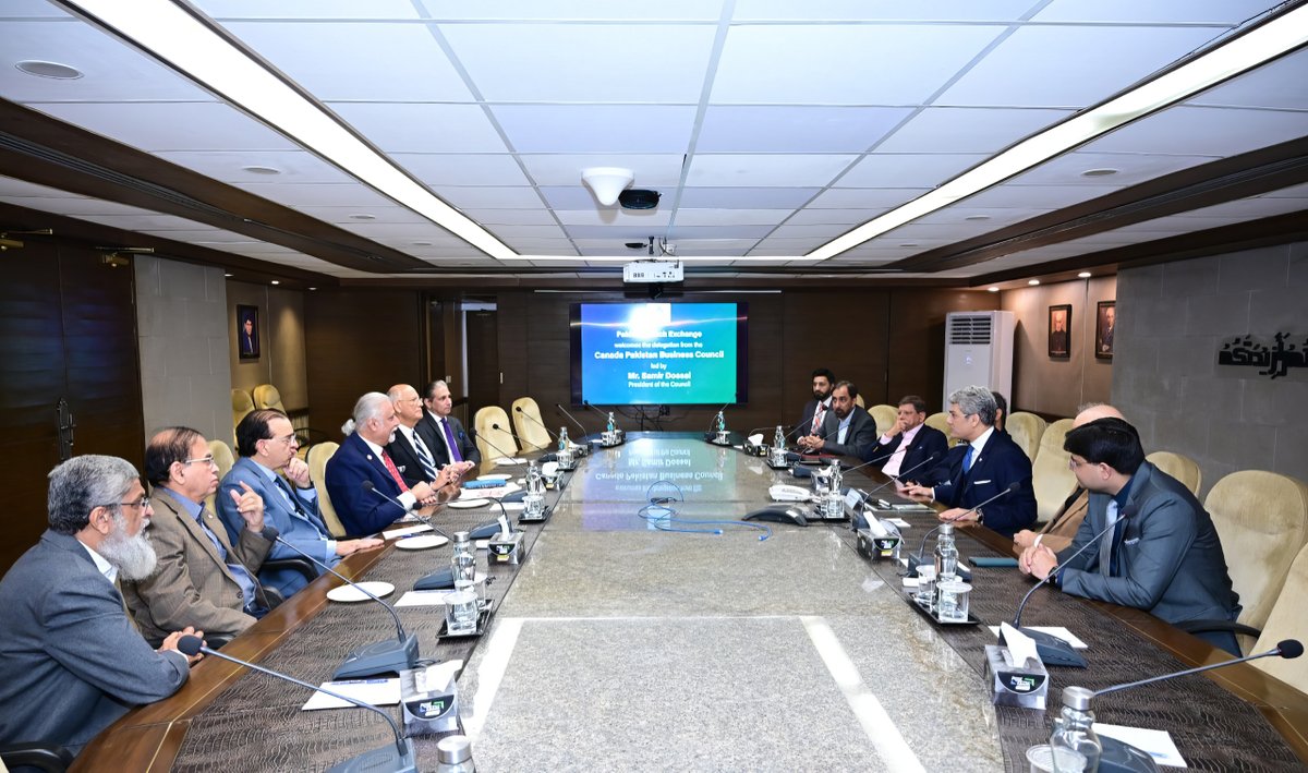 pakstockexgltd's tweet photo. Pakistan Stock Exchange hosted a ceremonial Gong Ceremony honoring Canada Pakistan Business Council President Mr. Samir Dossal, marking the $1 billion Canada–Pakistan trade milestone.
#PSX #CPBC #GongCeremony #InvestInPakistan https://t.co/XErJhPxEGk