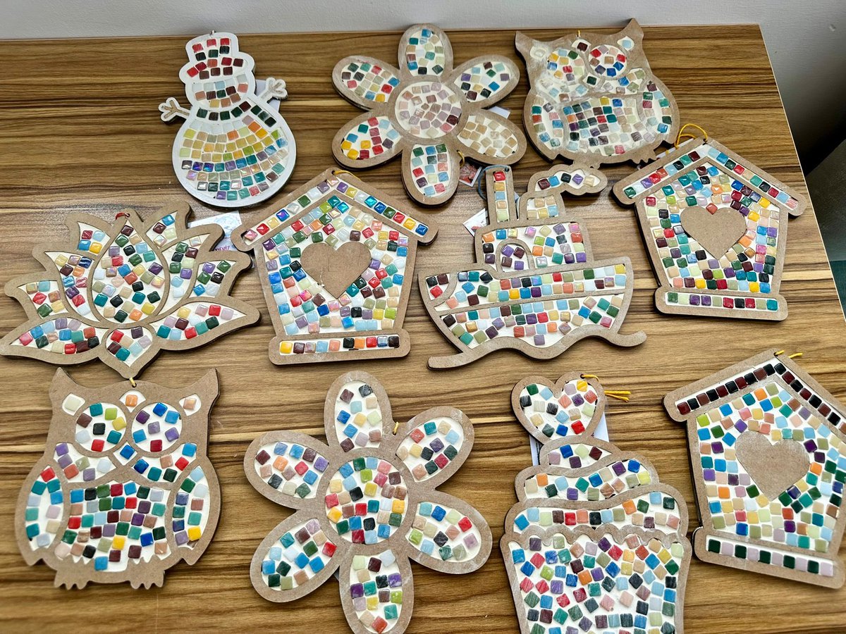 Dilimizin Zenginlikleri Projesi kapsamında kültürel mirasımız olan Mozaik Sanatını yaşatmak için okulumuzda velilerimizle bir araya geldik 🖌️🎨

<a href="/yesilyurtmem44/">Yeşilyurt İlçe Millî Eğitim Müdürlüğü / MALATYA</a> 
<a href="/canerguler44/">Caner Güler</a>