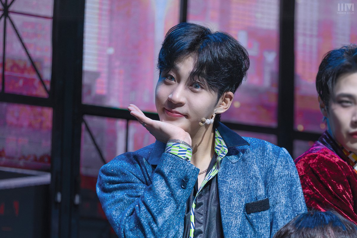 likepic_m's tweet image. 251228밤 #0528
피처링 무대인사

#박좌헌 배우님 /브랜든 役