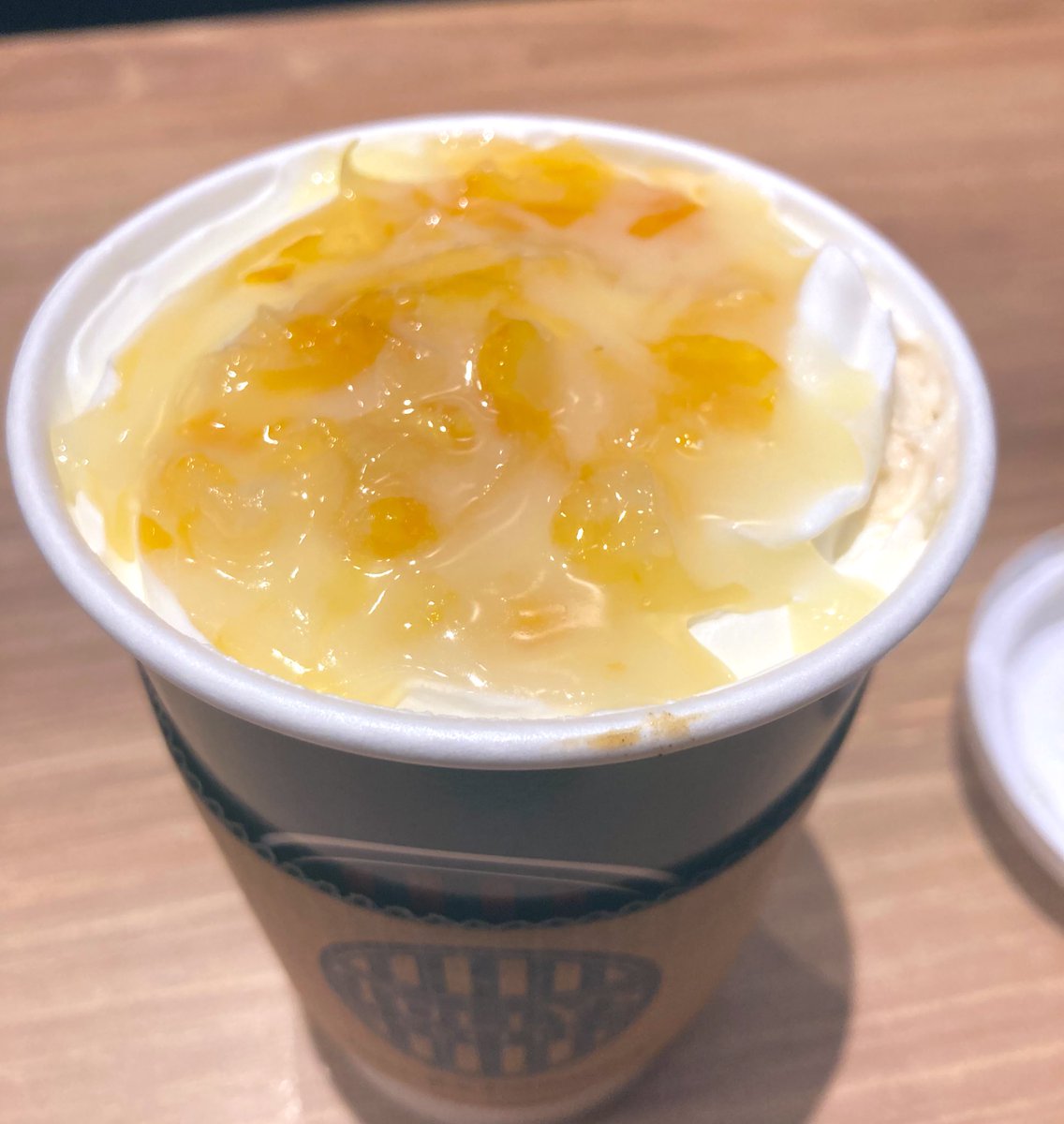 #くーま見て見て
タリーズのオランジュラテ飲んできたよ