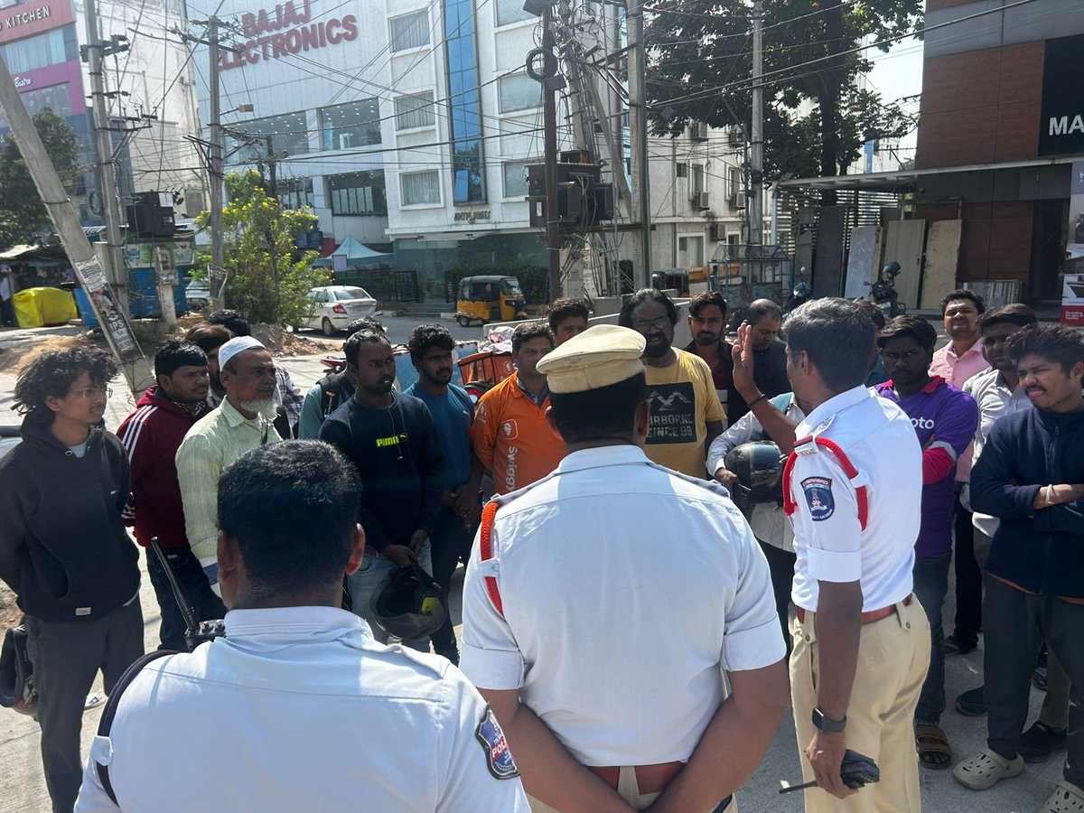 GACHIBOWLI TRAFFIC POLICE tweet media