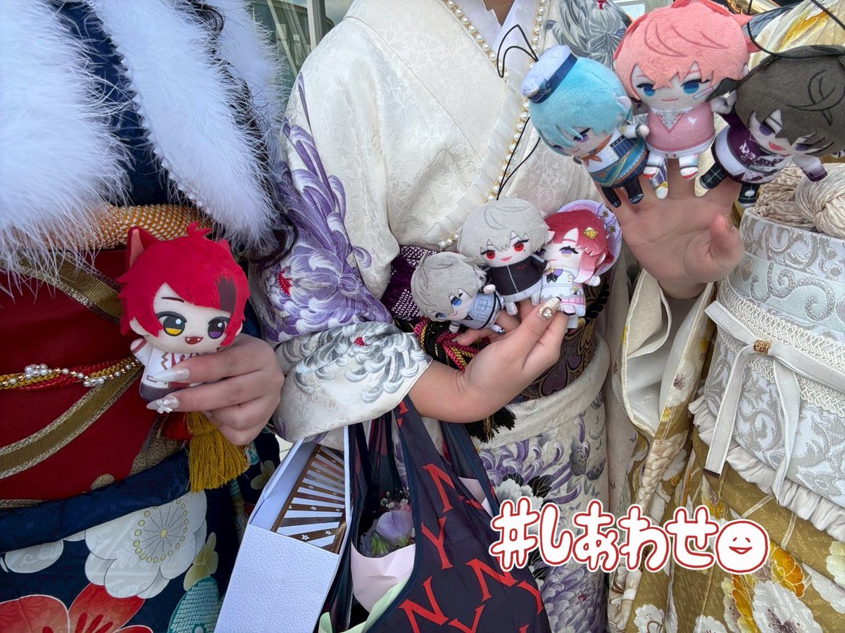 成人式💐✧︎*。
人生で1回しかない振袖でくずはるべりさんと一緒に写真撮れてしあわせ(ˆ╷ ̫╷ˆ)🎵💕