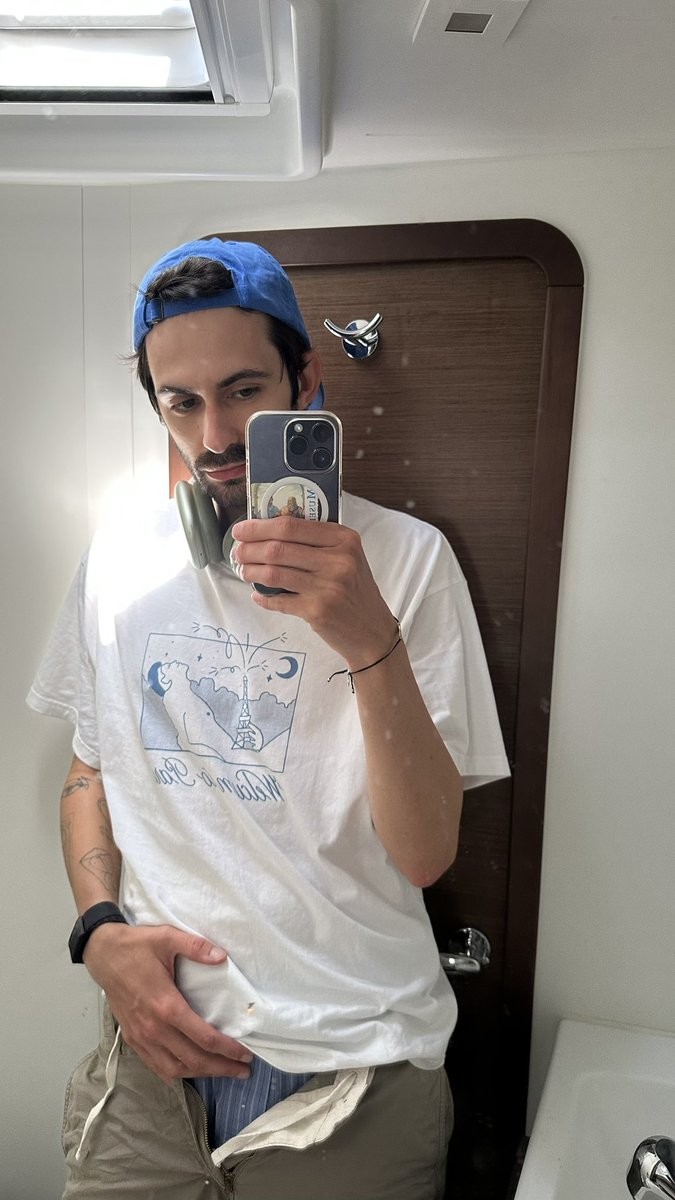 Sam Ross tweet media