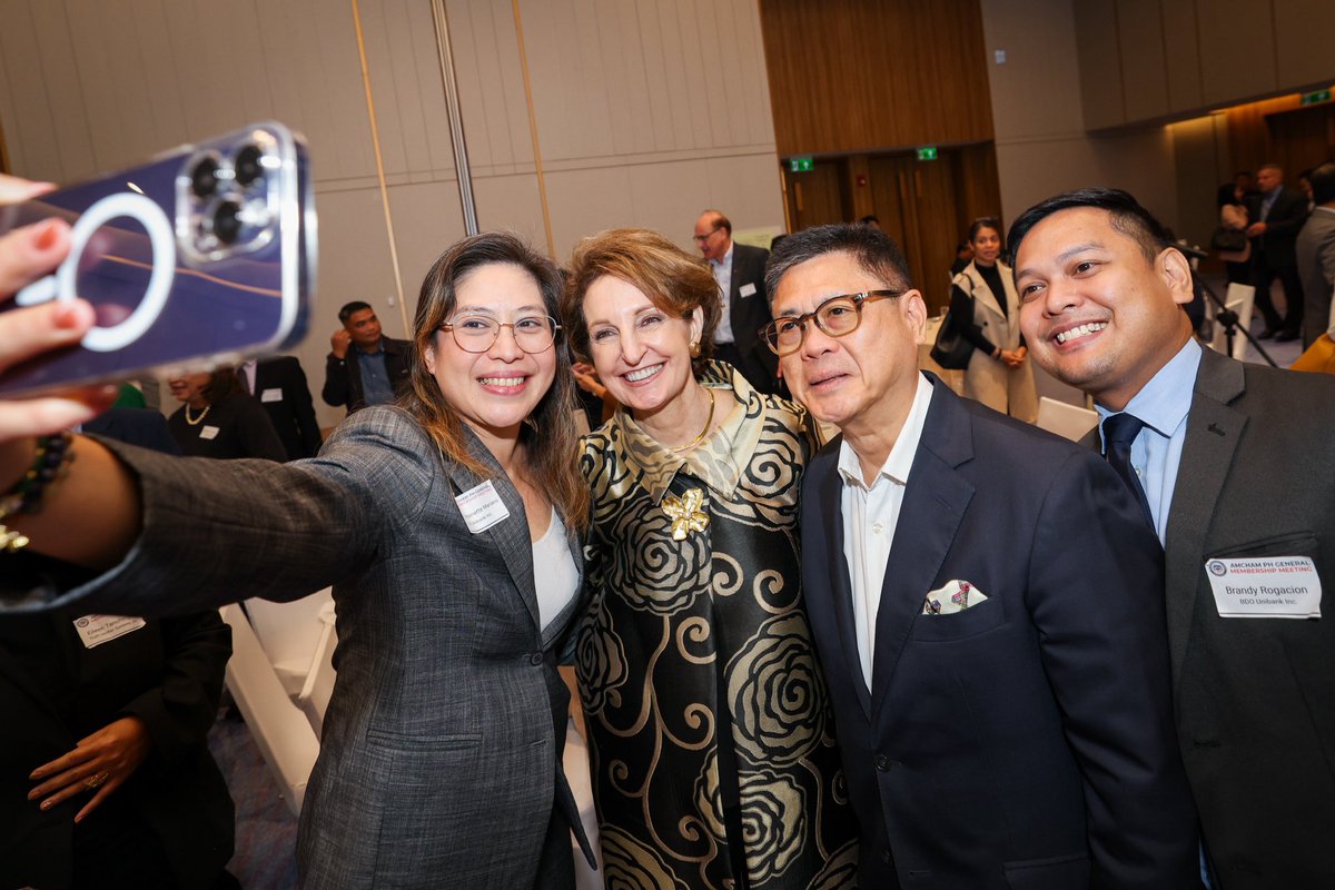 USAmbPH's tweet photo. Grateful for 3.5 years of meaningful collaboration with @AmChamPH — promoting stronger economic ties between the United States and the Philippines. As #PartnersInProsperity, our momentum continues #OnHyperdrive! 🇺🇸🤝🇵🇭 https://t.co/4o3mN6v3QI