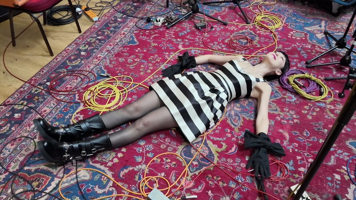 LIFE! in LONDON abbey road EP.03 | 자우림 애비로드 대모험

자우림 유튜브 채널을 통해 'LIFE! in LONDON abbey road EP.03 | 자우림 애비로드 대모험'이 공개되었습니다

📹youtu.be/WxRCMkKTJ8U

#자우림 #JAURIM
#라이프 #LIFE