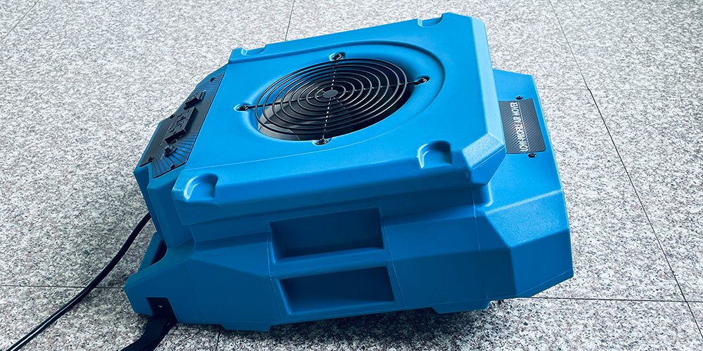 🤔Public restrooms experience heavy foot traffic, frequent water use, and limited ventilation, moisture control is critical. PA-LO-U1000 air mover is effective at drying carpets, floors, and other surfaces. 
👉Request a Quote Today~
#dehumidification #AirMover #ventilation