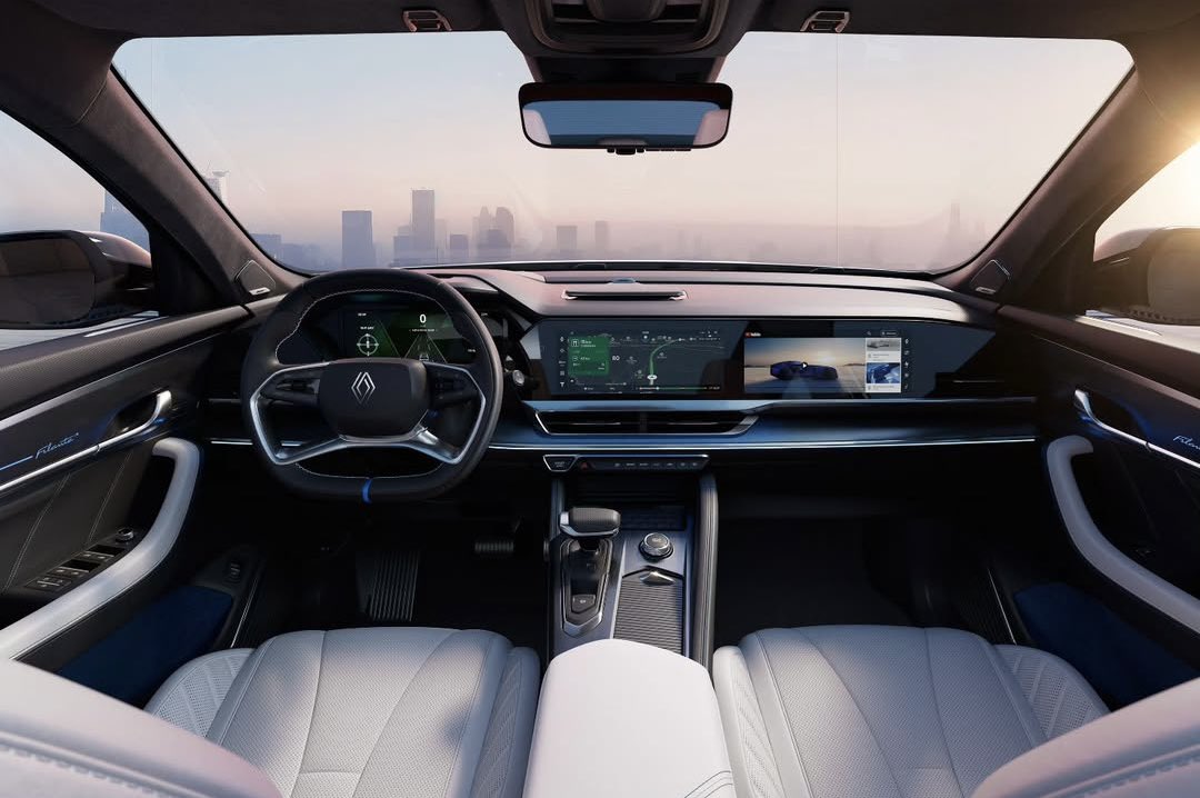 رينو تكشف عن أكبر سيارة إس يو في في تاريخها
🇰🇷 تم الكشف رسميًا في كوريا الجنوبية عن رينو فيلانتي، وهي سيارة إس يو في كبيرة وفاخرة تم تطويرها بالتعاون مع شركة جيلي الصينية.

🔥 أبرز المواصفات:
✨ تصميم خارجي عصري بخطوط رياضية جريئة
💪 نظام هايبرد بقوة ٢٤٧ حصان
📱 مقصورة فاخرة