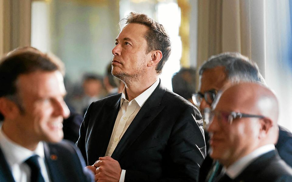 L’État français voulait l’algorithme de X. Elon Musk le donne au monde entier.

Le parquet de Paris avait classé X comme une « bande organisée » lors de l’enquête débutée en février dernier. Une qualification normalement réservée aux cartels et la mafia.

Objectif de cette